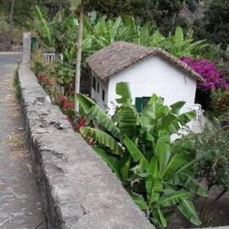 Cottage Na Ribeira Do Paul Pombas Exterior photo